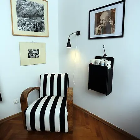 Amber Apartment *